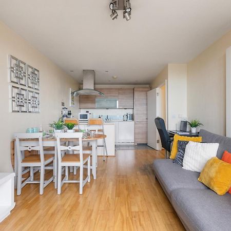 Stratford Skyview Apartment Лондон Экстерьер фото
